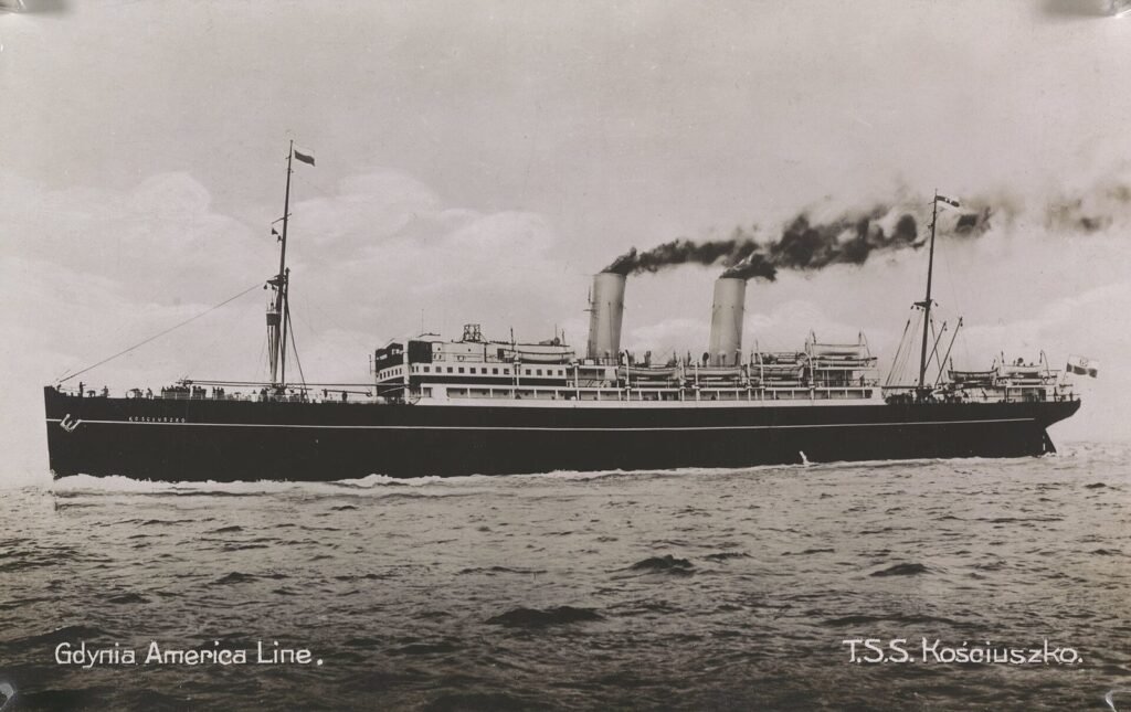 Postcard of the Gdynia America Line steamship Kosciuszko at sea