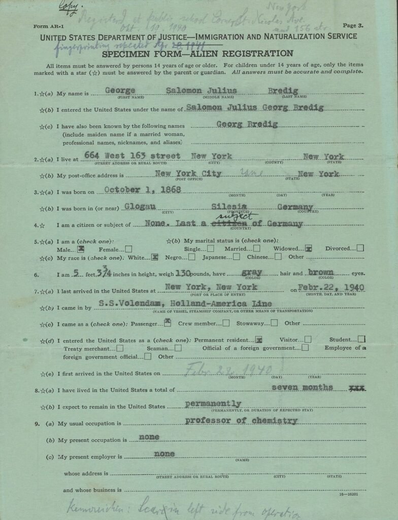 A filled 1940 specimen alien registration form with name, birthplace and ship