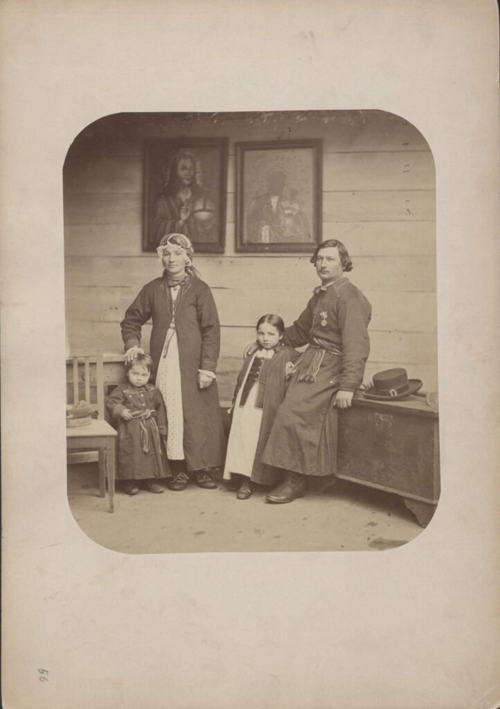 Nineteenth-century portrait of a peasant family with children near Wilanów