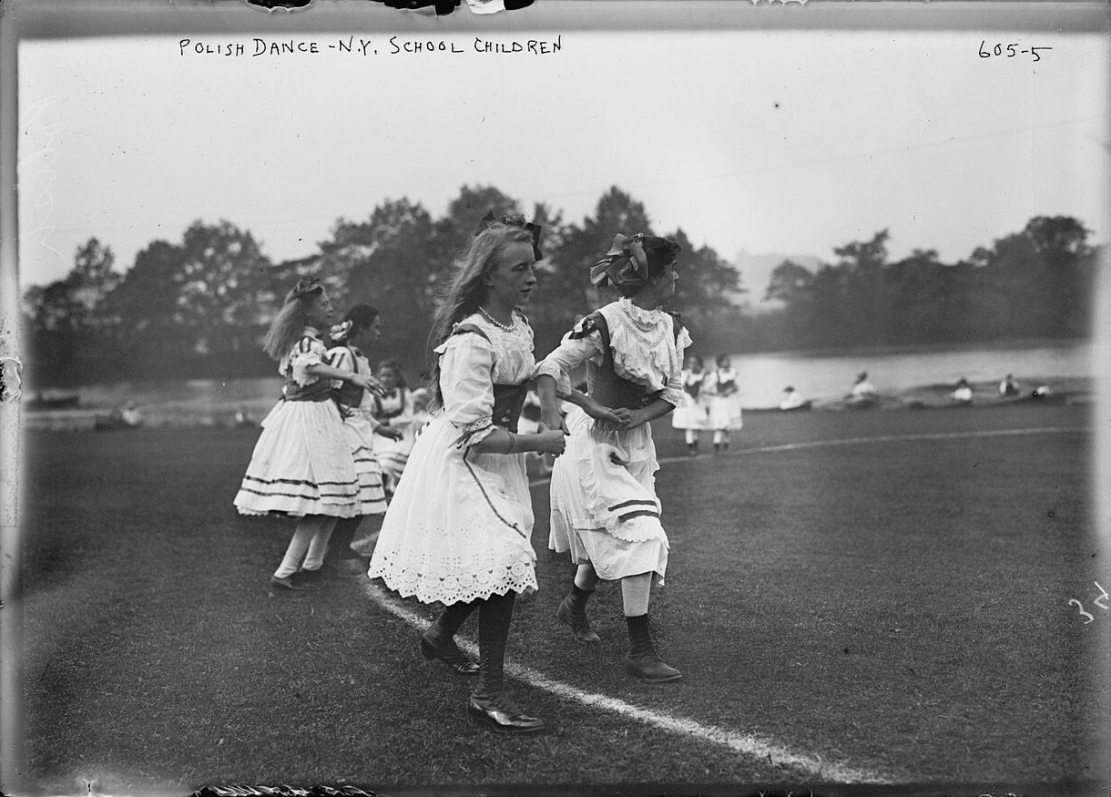 New York school children performing a Polish dance, Bain News Service photo